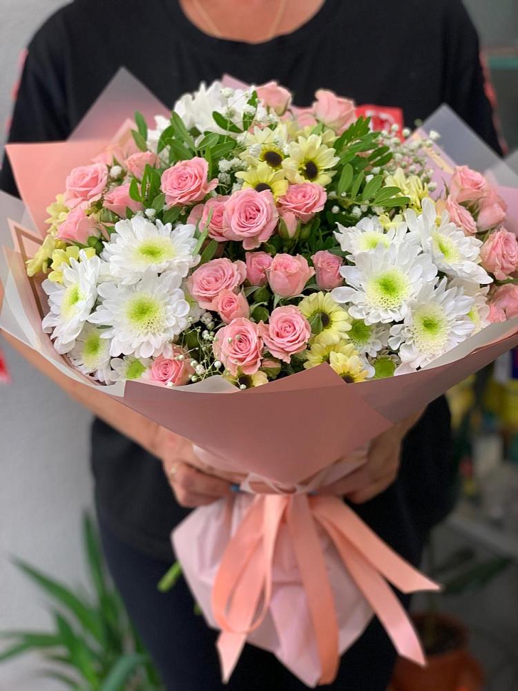 Букет цветов из: Розы и Хризантемы в Сибирцево
