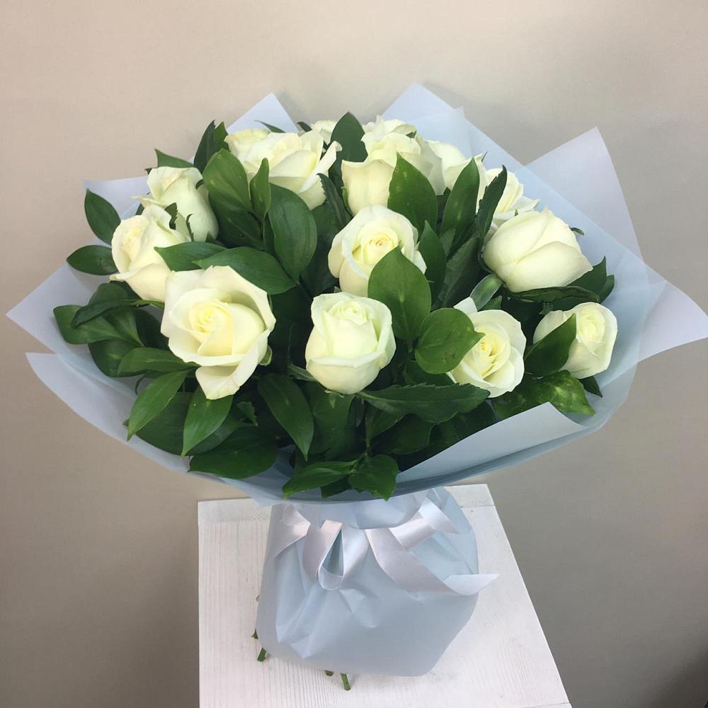 Букет 15 Белых роз Проуд в Сибирцево