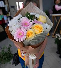 Букет цветов из:  Герберы, Розы и Хризантемы в Сибирцево