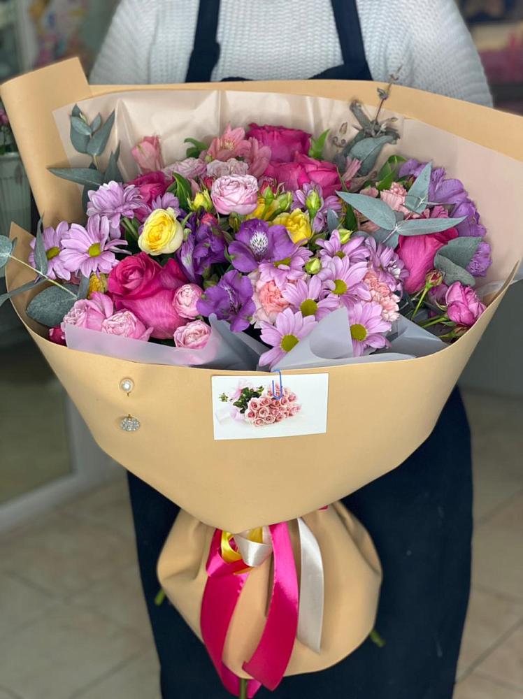 Букет цветов из: Хризантемы, Гвоздики и Альстромерии в Сибирцево