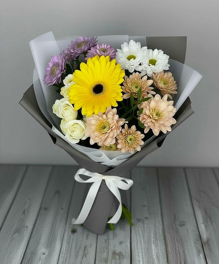 Букет цветов из: Розы, Герберы и Хризантемы в Сибирцево