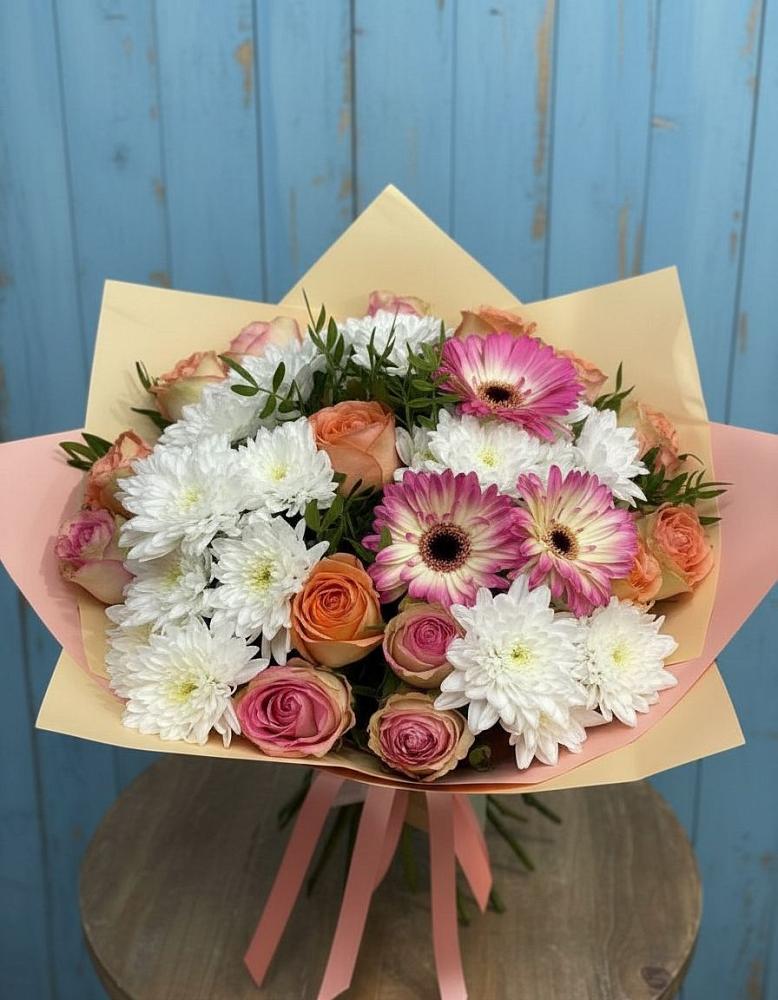 Букет цветов из: Розы, Герберы и Хризантемы в Сибирцево