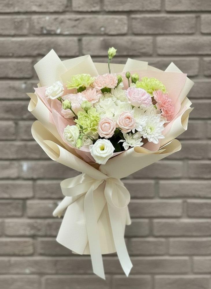 Букет цветов из: Гвоздики, Розы, Лизиантусы и Хризантемы в Сибирцево