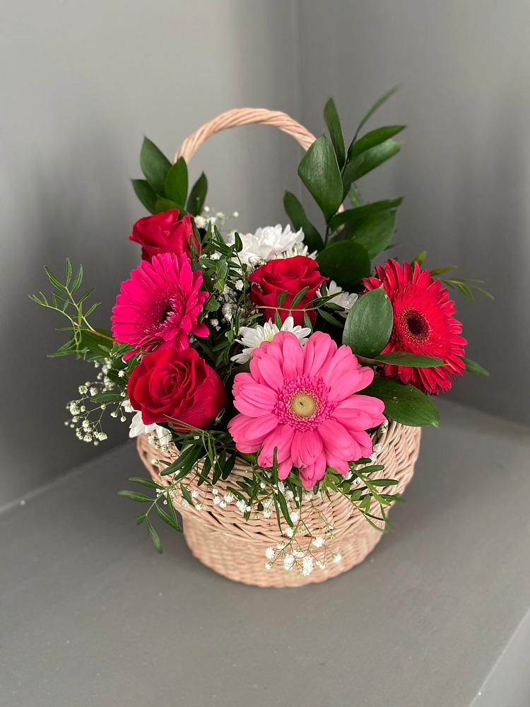 Цветочная композиция из Розы, Хризантемы и Герберы в корзине в Сибирцево