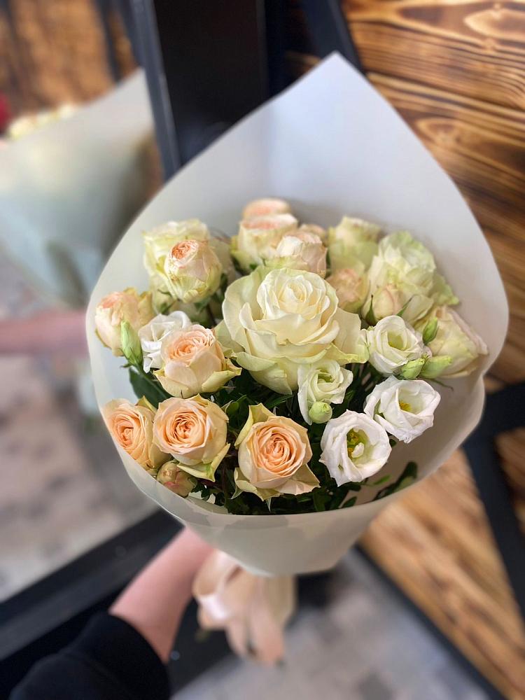 Букет цветов из: Розы и Лизиантусы в Сибирцево